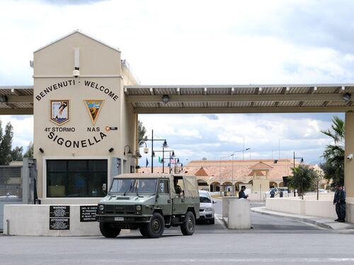 Per l'emergenza Libia 200 marines in Sicilia Ma a Roma è polemica