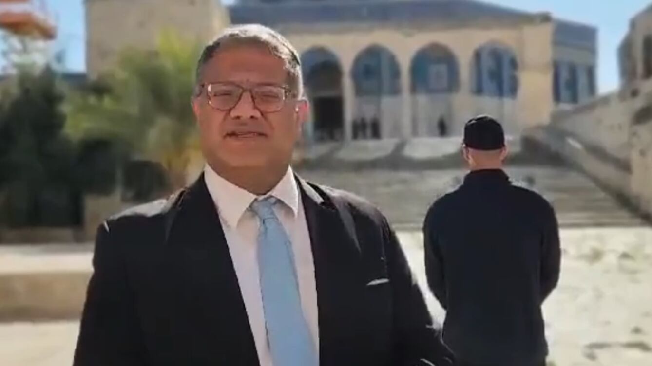 "Può far saltare i negoziati tra Israele e Hamas". Polemiche sulla visita del ministro Ben-Gvir alla spianata delle Moschee
