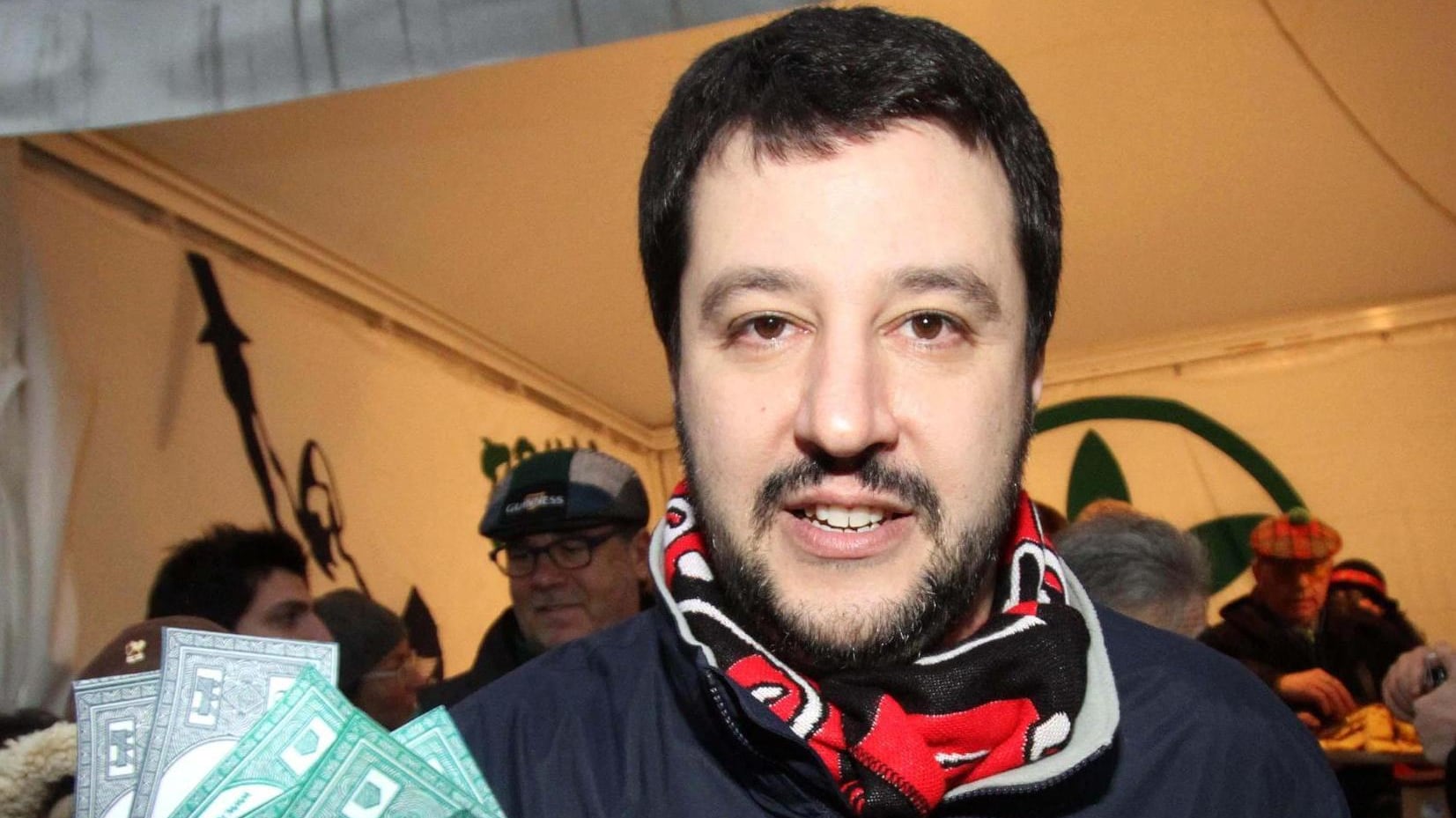 Salvini in piazza: «La Lega vuole cancellare le Prefetture»La manifestazione