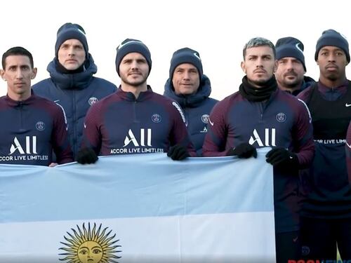 Morte Maradona, Mauro Icardi nella bufera: "Ride nella foto"