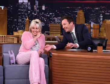 Miley Cyrus, twerking e linguacce sui social: foto 3