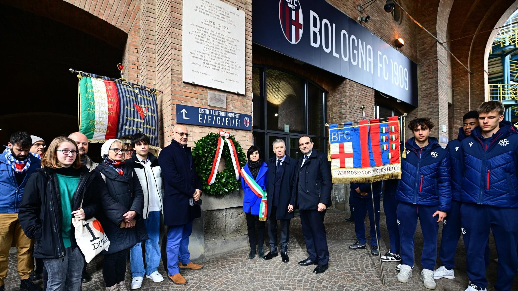 Bologna ricorda Weisz, l'allenatore ucciso in una camera a gas