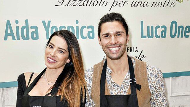Aida Yespica e Luca Onestini si sfidano nella gara "Pizzaioli per una Notte"