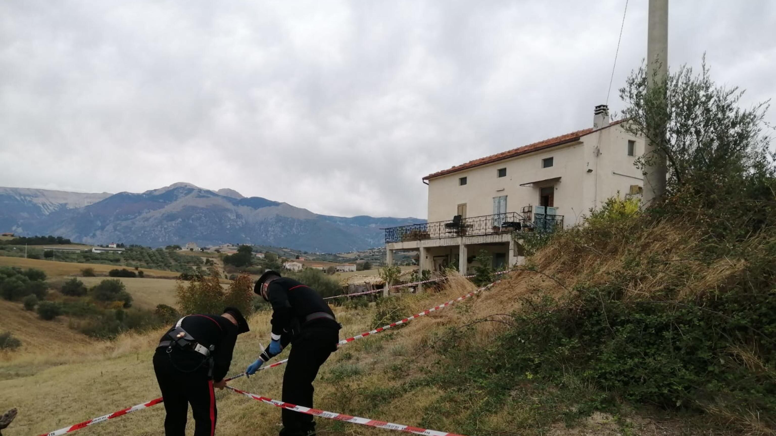 Inglese uccisa, si cerca il compagno. Sparita anche la macchina della coppia