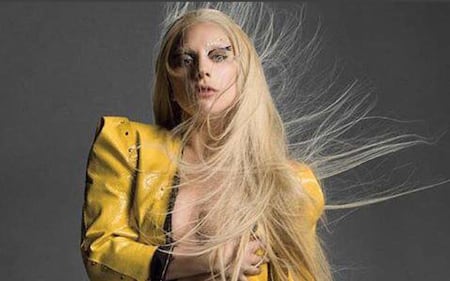 Billboard: Lady Gaga a seno nudo donna dell'anno 1