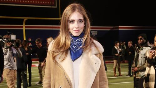 Chiara Ferragni, topless allo specchio 32