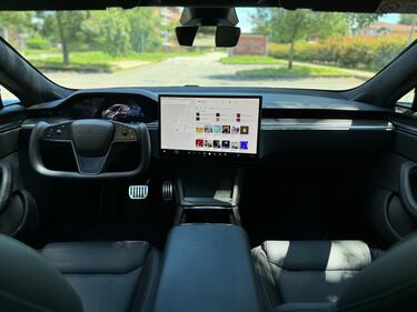 Tesla Model S Plaid: guarda la gallery della super berlina elettrica 16