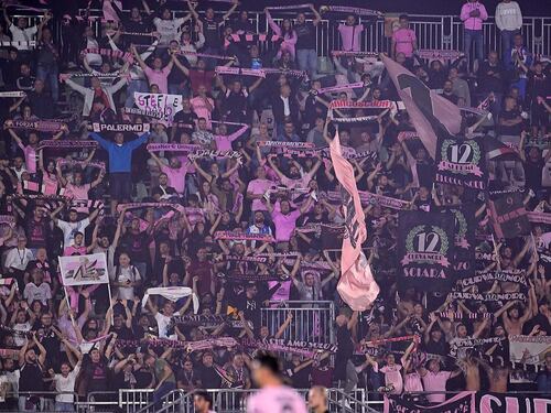 Serie B, il Parma vince e allunga, dietro ci sono Palermo e Como