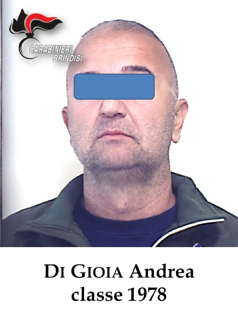 Brindisi, le foto degli arrestati e di droga e armi 1
