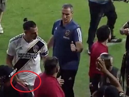 Mls, Ibrahimovic eliminato ai play-off: gestaccio a un tifoso