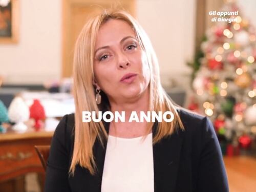 "Sia un anno di vittorie e di ripresa". Gli auguri della Meloni per il 2023
