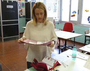 IN CORSA Voto romano per Giorgia Meloni presidente  di Fratelli d'Italia  capolista  in tutte  e cinque  le circoscrizioni La sua campagna elettorale è stata molto attiva oltre che in piazza pure sui social network che lei considera fondamentali per