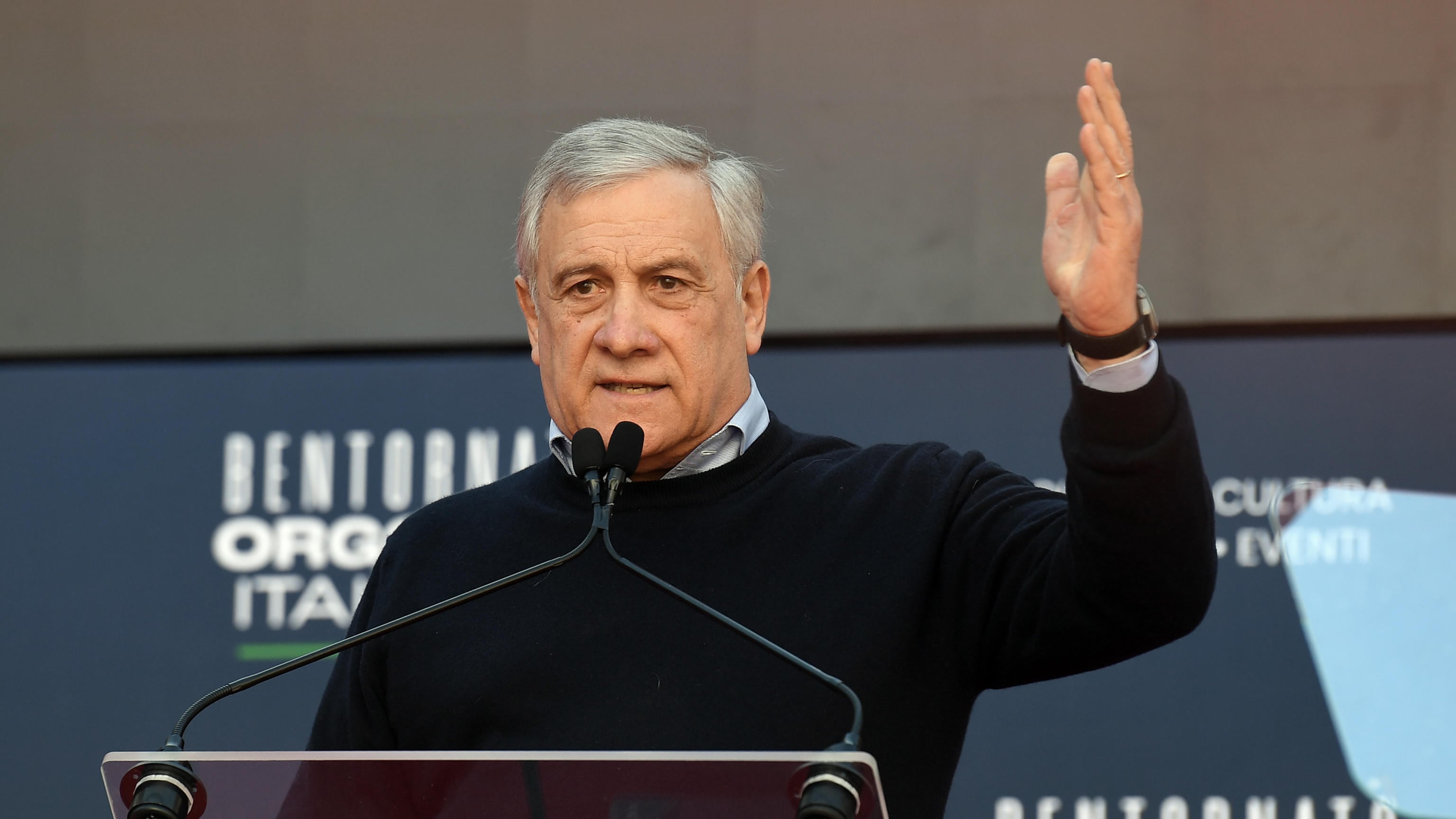 Tajani ad Atreju: "Centrodestra coeso". E Salvini: "Grazie a Schlein governeremo 20 anni"