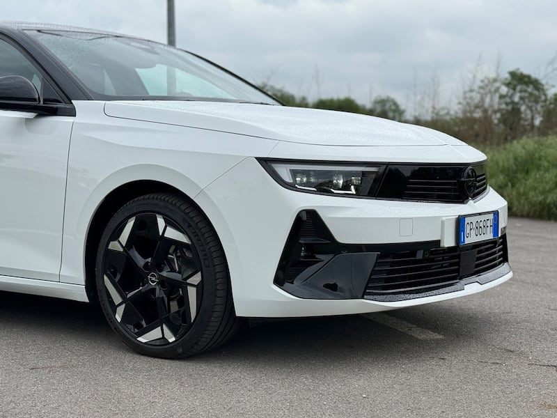 Opel Astra GSe: guarda la gallery della nuova due volumi sportiva da 225 CV 5