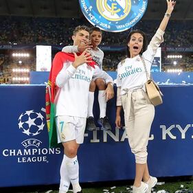Cristiano Ronaldo si gode le vacanze con la sua Georgina in attesa della Juve 3