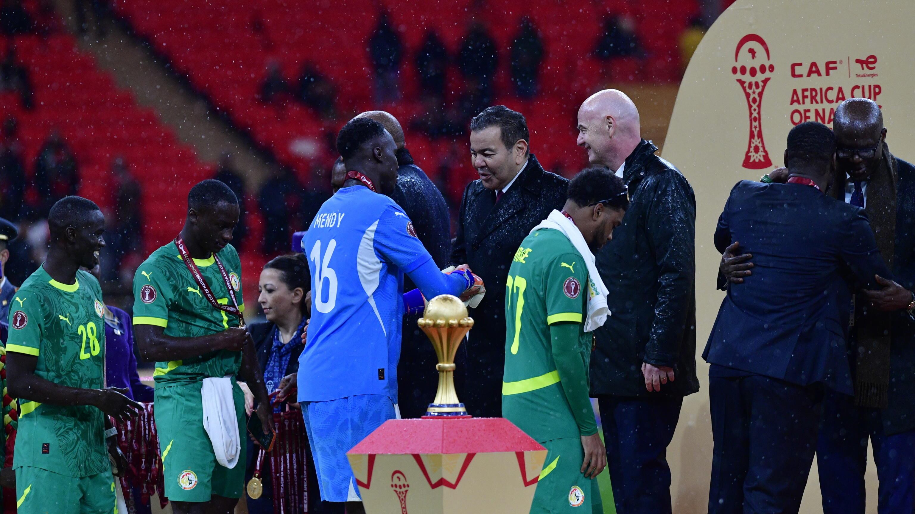 Se il manuale Cencelli africano regala al sultano Infantino il peggior spettacolo del mondo