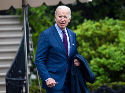 "Più armi a Kiev". Biden pronto a firmare nella data cara a Putin