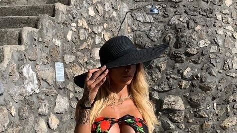 Erica Piamonte fa arrabbiare il web