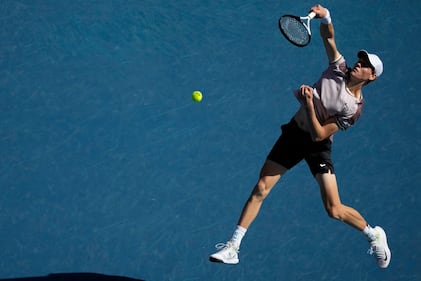 Jannik Sinner vola in finale agli Australian Open: le immagini più belle del match contro Djokovic 9