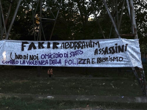Droga, resistenza a pubblico ufficiale e lesioni, tutti i precedenti di Fakir