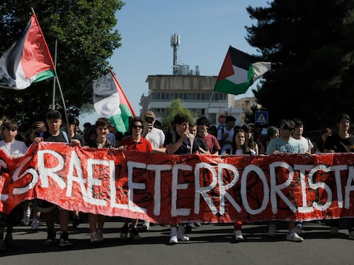 Piazze che nascondono Hamas