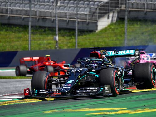 Leclerc spreme la Rossa ma è solo quarto. Mercedes extraterrestri