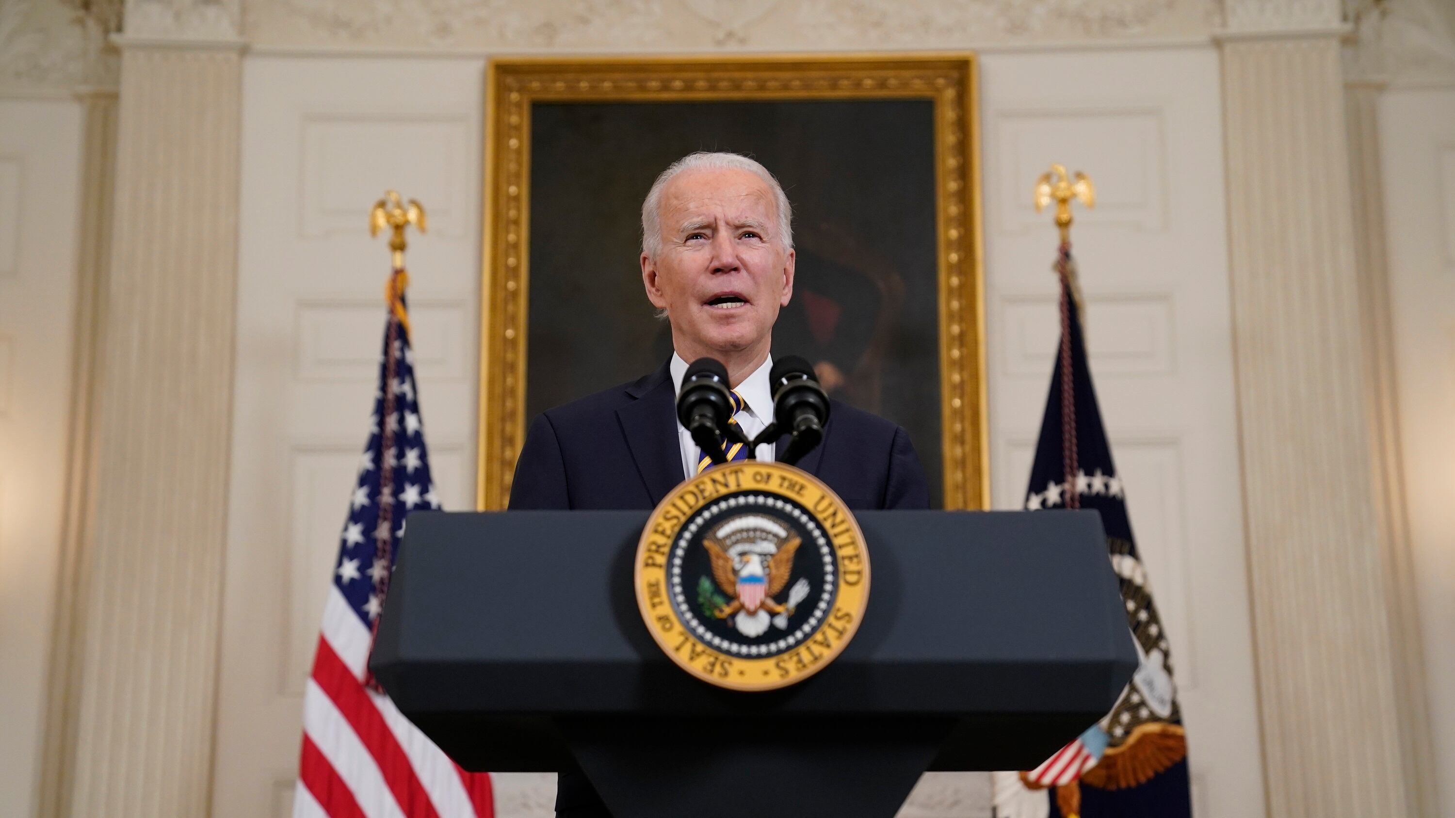 Biden cede al politically correct e "cancella" l'autore per bambini