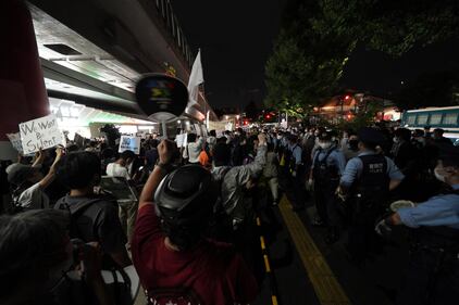 Tokyo, fuori dallo stadio la protesta contro i Giochi 4