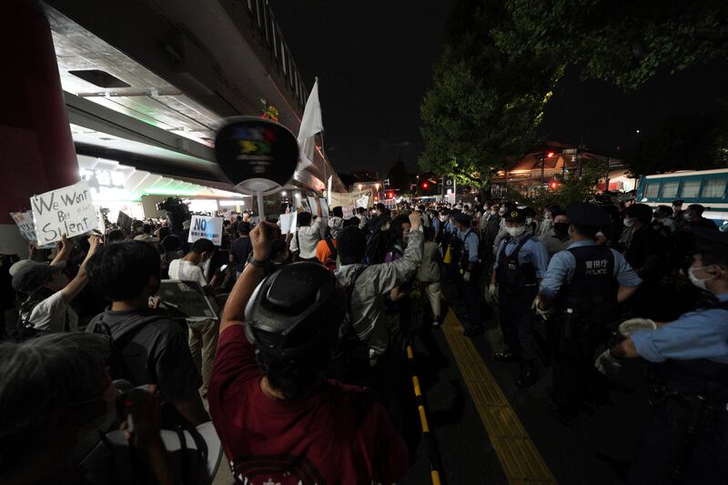 Tokyo, fuori dallo stadio la protesta contro i Giochi 4