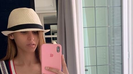 Yanet Garcia, la meteorina più sexy del mondo, mostra il seno