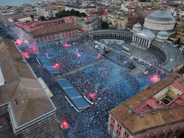 Tripudio azzurro a Napoli: le immagini più belle della festa scudetto 20