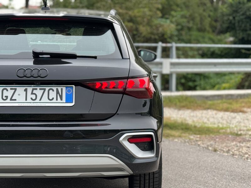 Audi A3 Allstreet: guarda la gallery della nuova compatta ibrida tedesca 10
