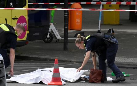 Lo schianto e poi i soccorsi: le immagini da Breitscheidplatz 3