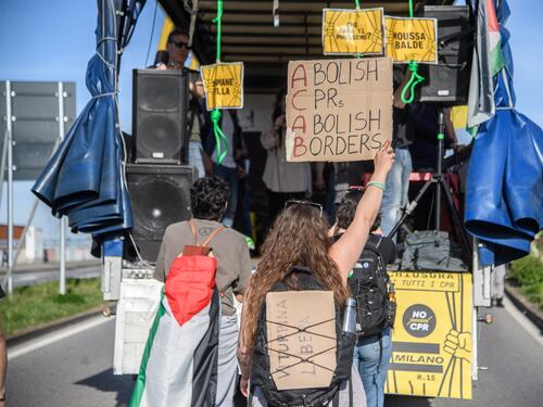 "Non li mando nei Cpr". Così i medici boicottano l'espulsione dei migranti irregolari