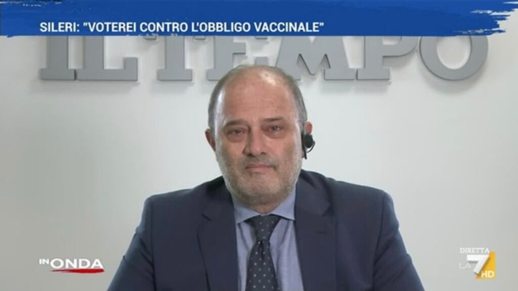 "Mia madre è morta di Covid. Lo brucerei": furia di Franco Bechis contro il medico no vax