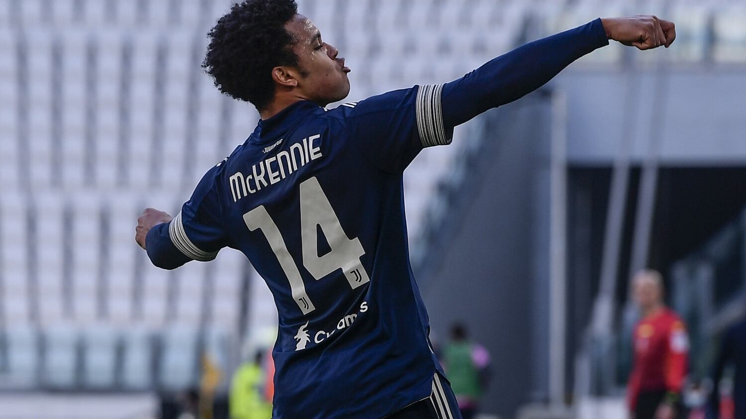 Ladri a casa di McKennie durante Juventus-Spal: "Hanno portato via tutto"
