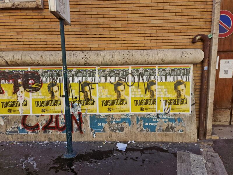 Minacce di morte e slogan cupi: odio "rosso" contro gli studenti di destra 9