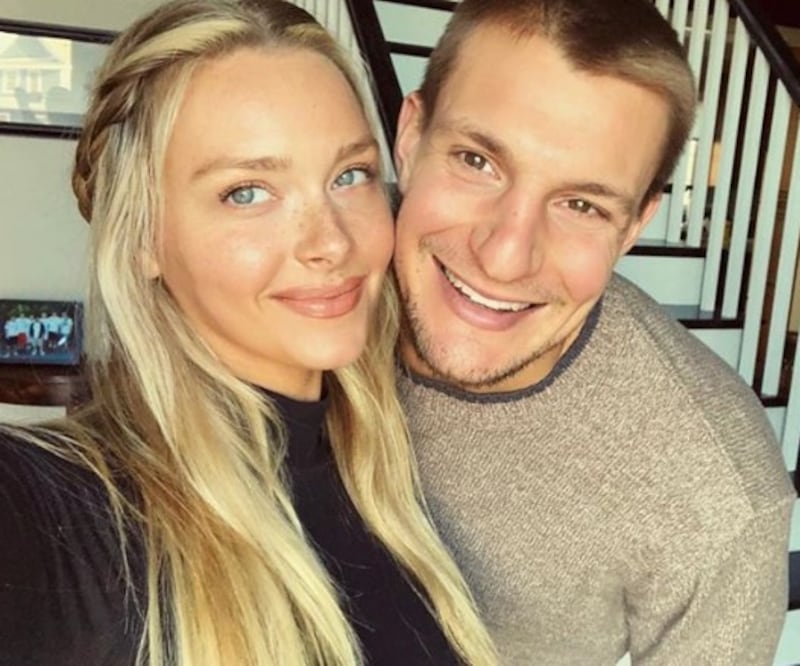Camille Kostek, le foto più sensuali 12