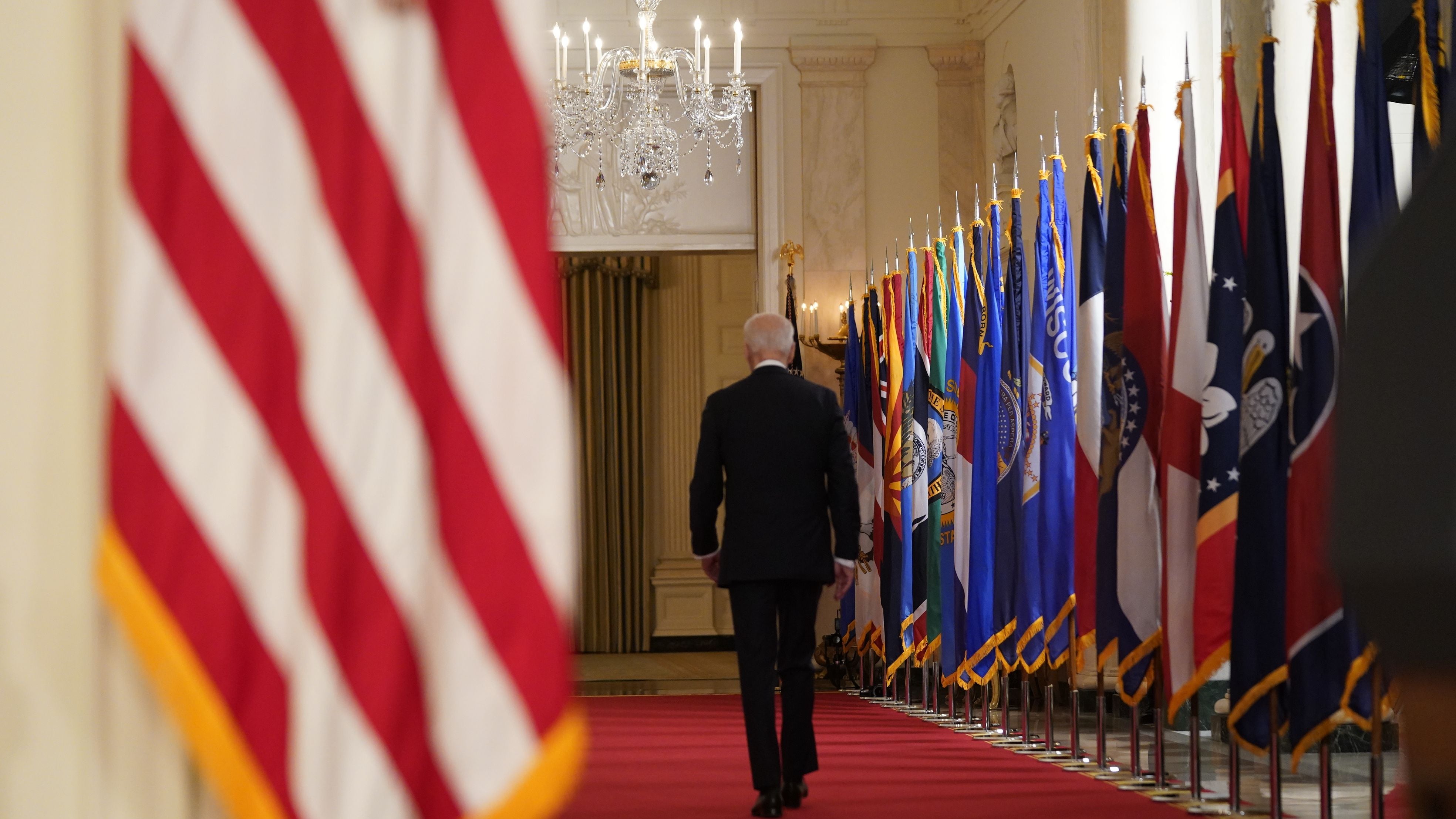 Impeachment, shutdown, assalti e scandali: perché gli Usa sembrano governati dal caos