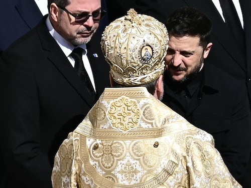 Zelensky: "Chiesto aiuto al Vaticano per far tornare i nostri bambini dalla Russia"