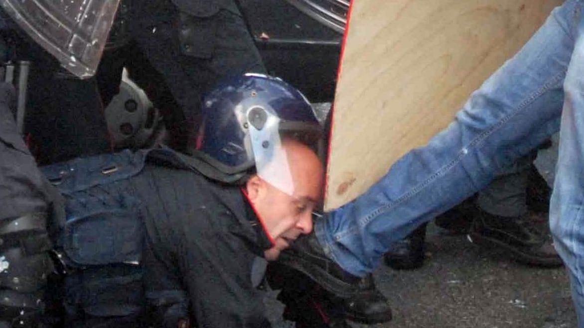 In tre anni 1.500 feriti. Ecco la "mattanza" di polizia e carabinieri