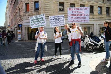Il flash mob femminista a Ponte Castelvecchio 3
