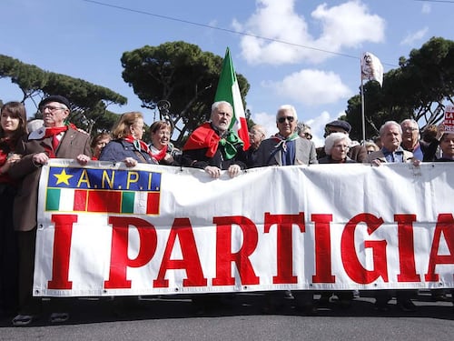 Albenga, i partigiani umiliano il Pd: "Via il loro simbolo dal nostro film"