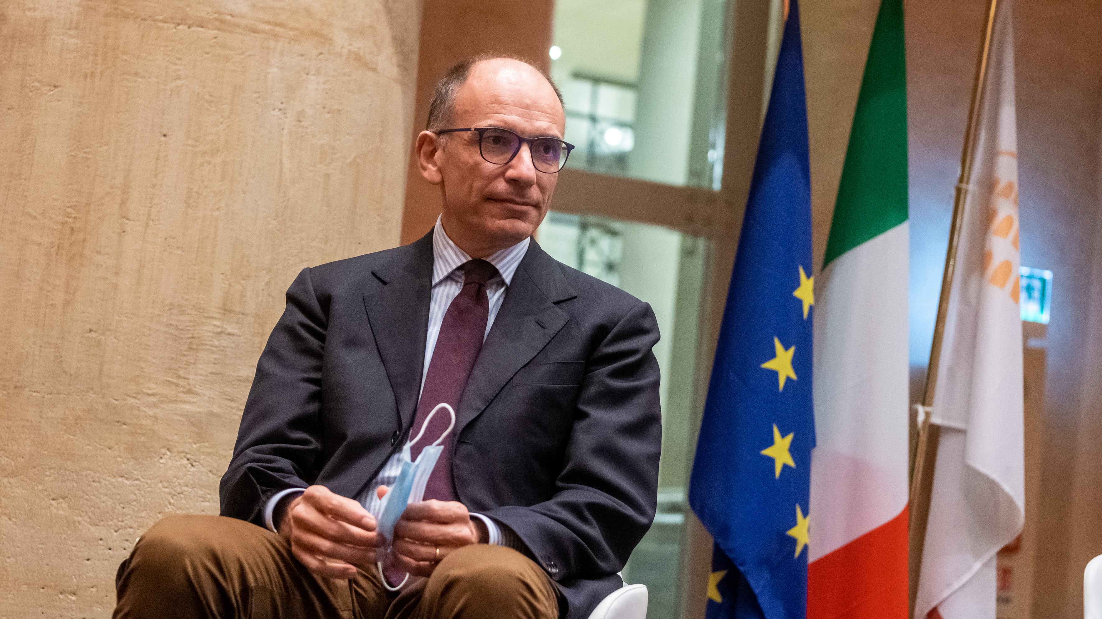 Letta tende la mano a Meloni per evitare Berlusconi al Colle