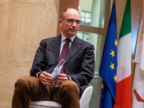 I tormenti del Pd, "troppo piccolo" per gestire il Colle