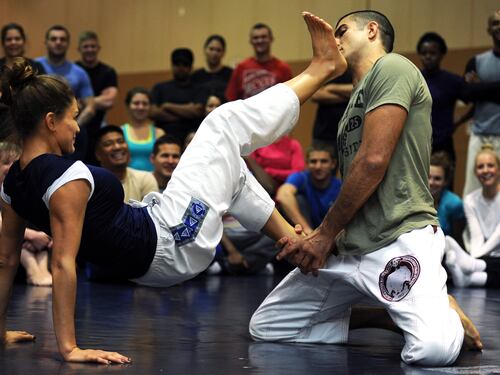Si difende da una violenza, ma uccide l'aggressore con un "colpo di jujitsu"