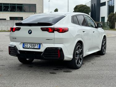 BMW iX2 xDrive 30: la gallery del nuovo suv elettrico sportivo 8