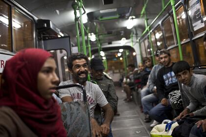 Migliaia di migranti da Budapest a Vienna in autobus 7