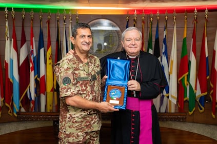 Visita di Monsignor Marcianò al personale militare e civile del Covi 1