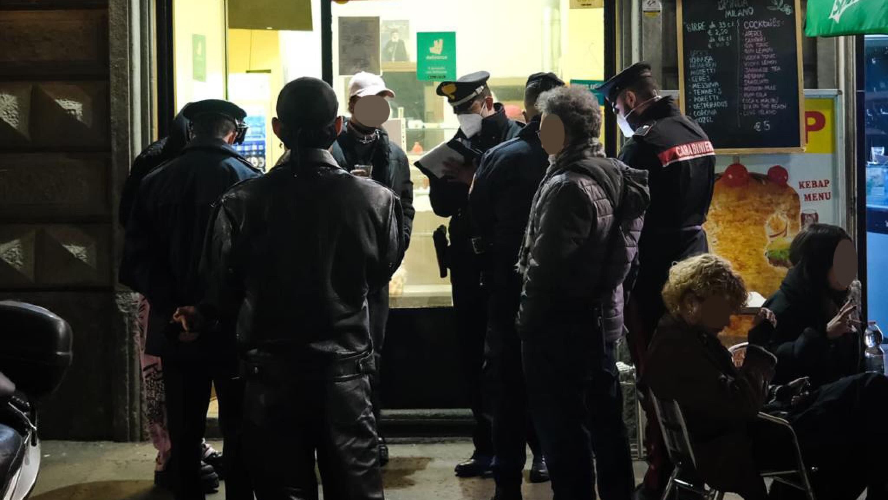 Milano come il Bronx. Le guerre tra baby gang e cinque accoltellati